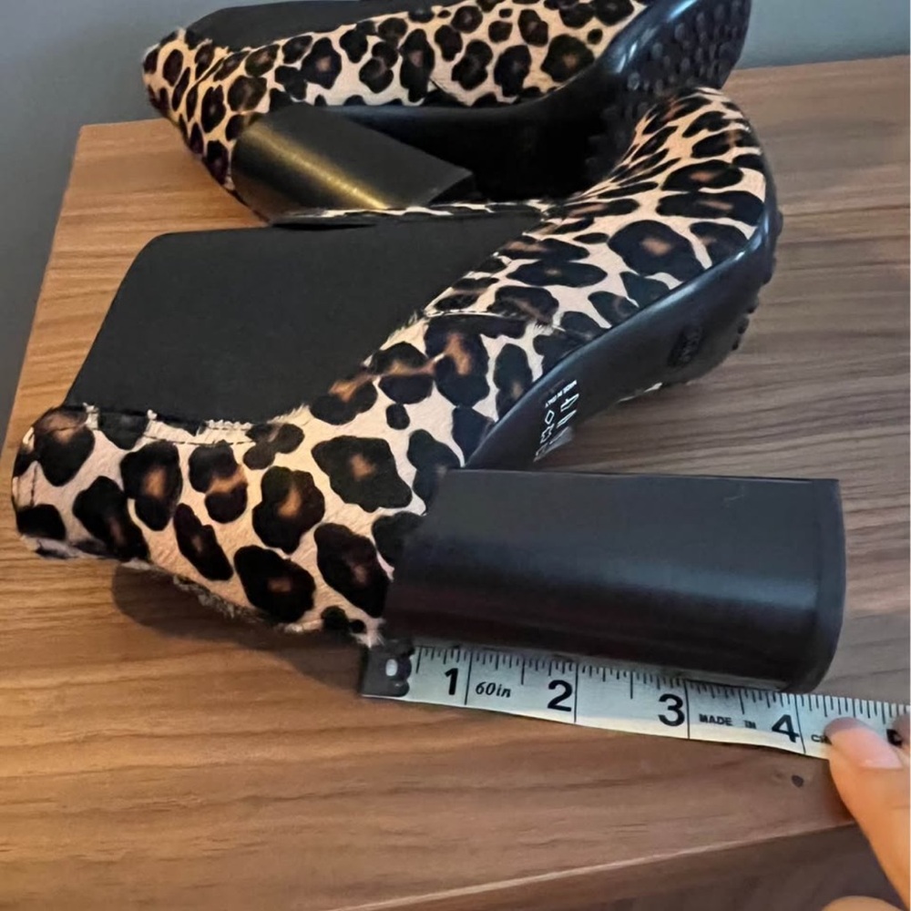 Tod's Leopard Print Block Heel Ankle Boot in Black and Brown - Picture 3 of 5